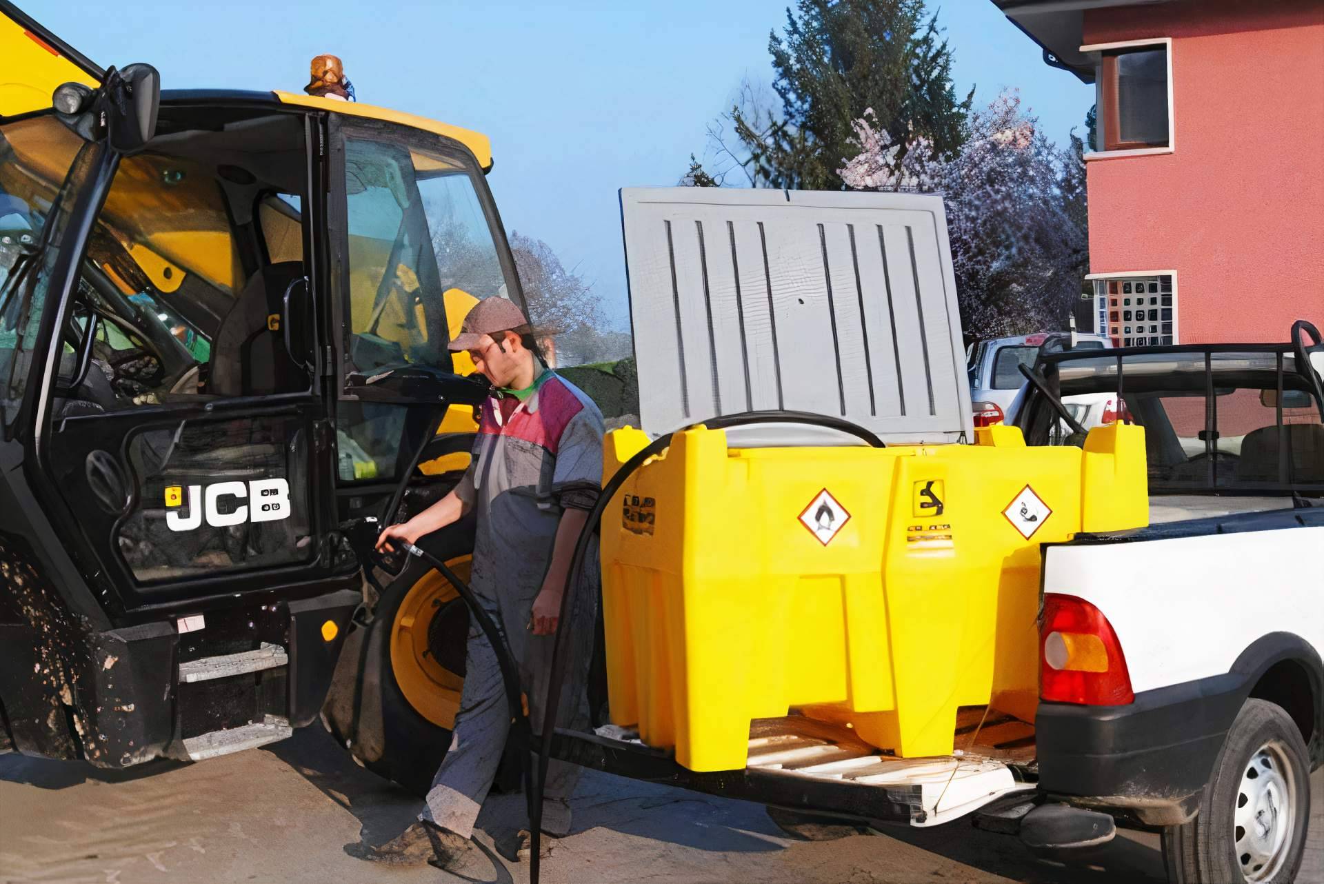 La empresa online Absorbentes y Cubetos ofrece tanques homologados ADR de transporte de gasolina