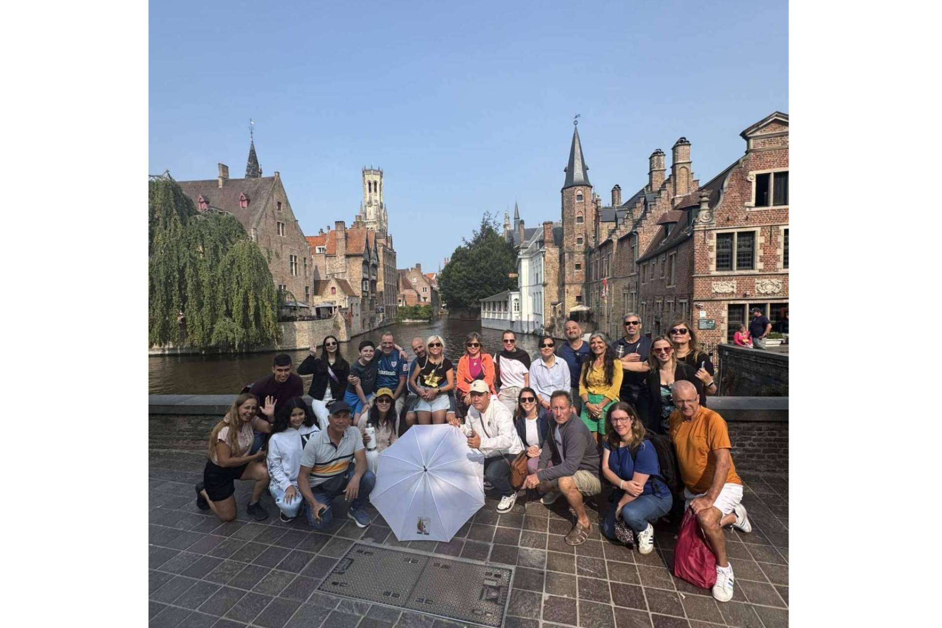 Descubrir la Magia de Brujas, Gante y Bruselas con Brujasfreetour
