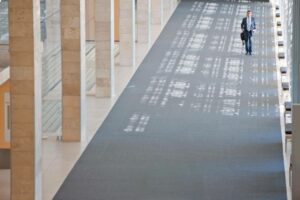 Cursos de IA para empresas por ISEEN y Centria Group; el potencial de la Inteligencia Artificial